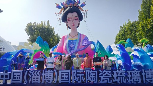 财牛股配 淄博为啥让外国网红流连忘返